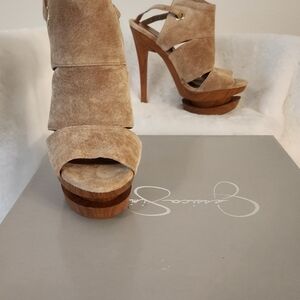 Size 7 Jessica Simpson heel